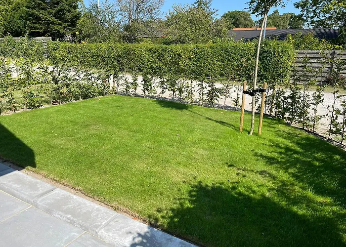 Beach Guest House בית נופש